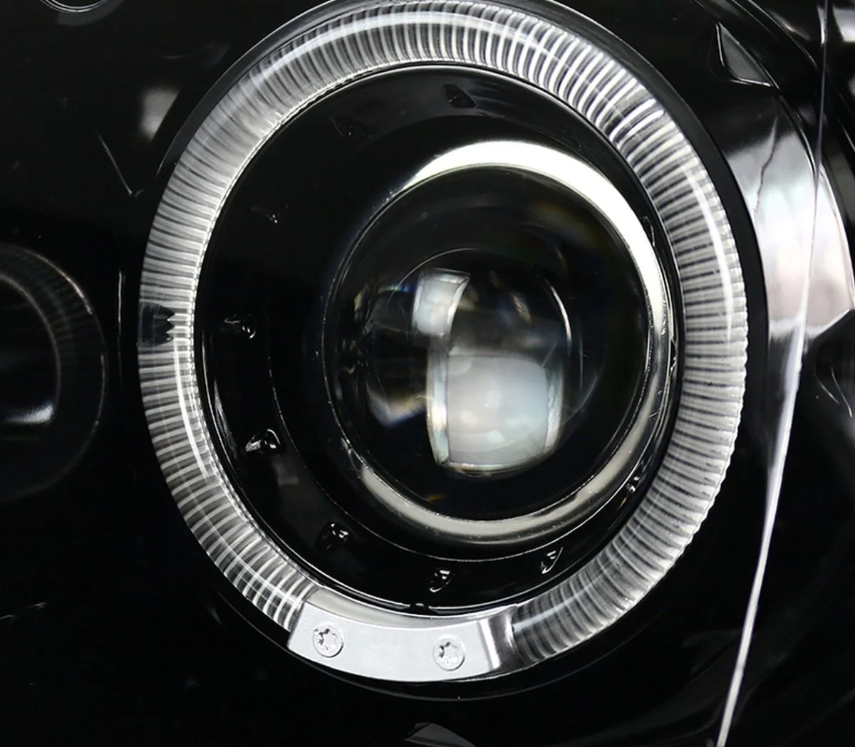 Spec-D Halo Style Projector Headlights w/ Gloss Black Base and Clear Lens 2004-2005 WRX / 2004-2005 STI w/ OEM Halogen Lights - Image 6