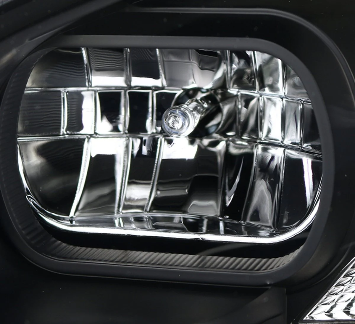 Spec-D LED Bar Style Projector Headlights w/ Gloss Black Base and Clear Lens 2006-2007 WRX / 2006-2007 STI w/ OEM Halogen Lights - Image 8