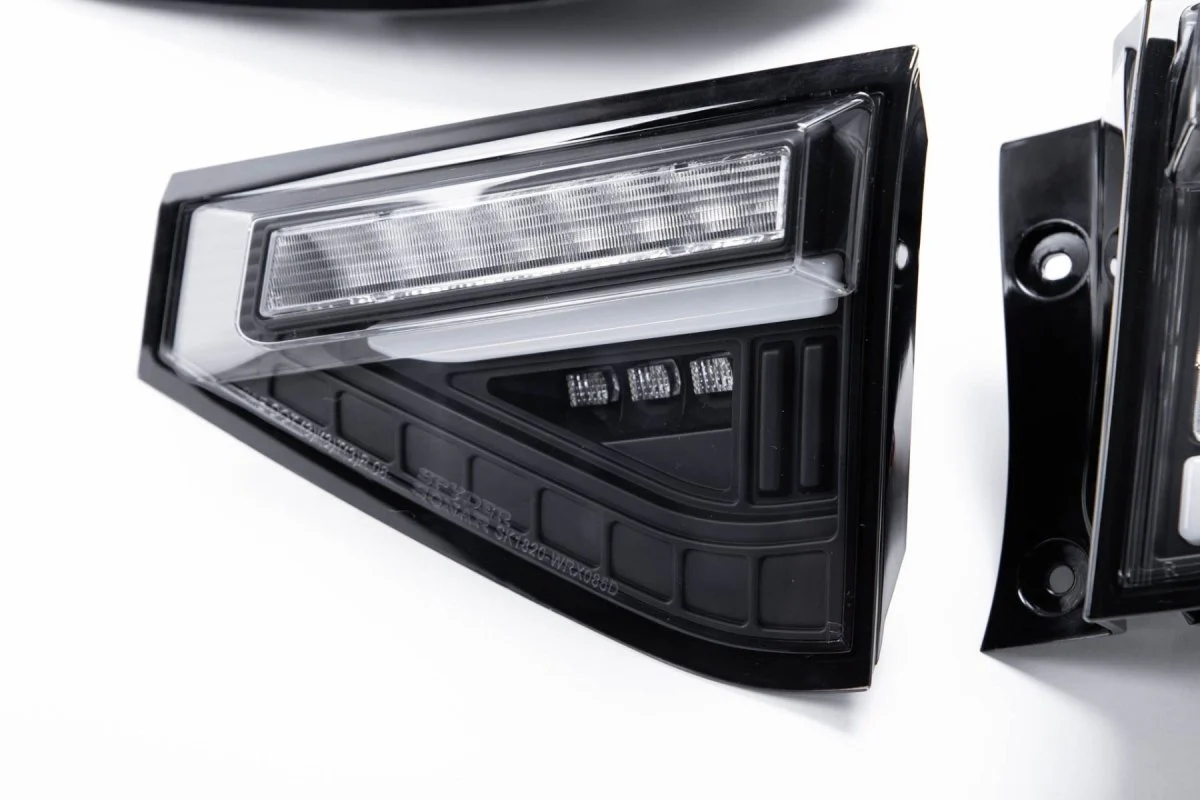 Spyder Sequential LED Tail Lights Black Housing w/ Clear Lens and White Bar 2008-2014 WRX Hatchback / 2011-2014 STI Hatchback - Image 4